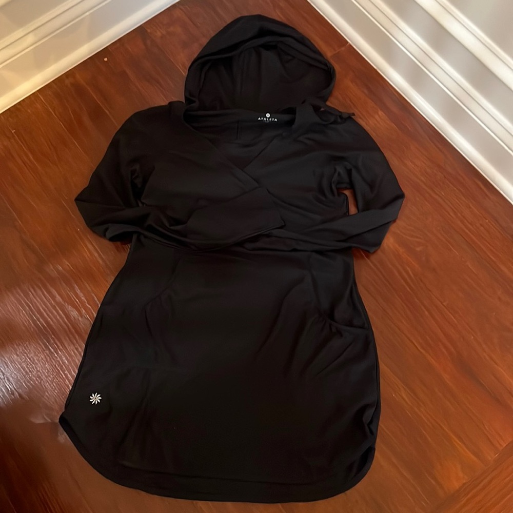 Athleta - sun-protectant hooded coverup, size XS